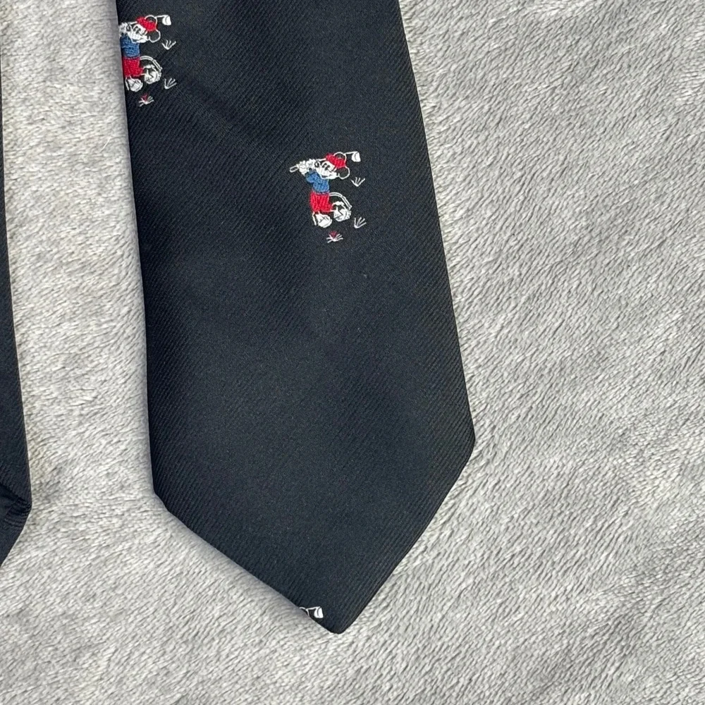 Cervantes this necktie